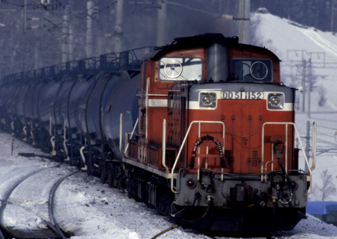 DD51 at Kami-Nopporo stn.